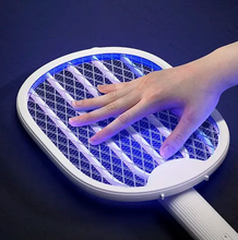 Carregar imagem no visualizador da galeria, Raquete Elétrica Anti Mosquitos [PROTEÇÃO TOTAL]
